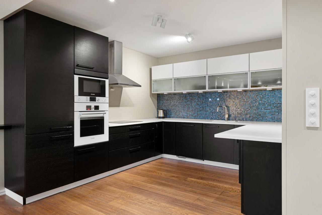 Cozy Elegant 2bedroom W/parking And View Apartment Tromso
